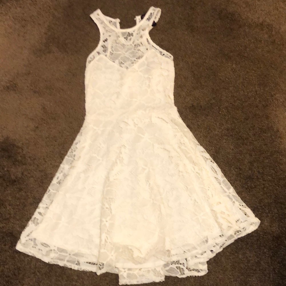 Elegant White Lace Mini Dress